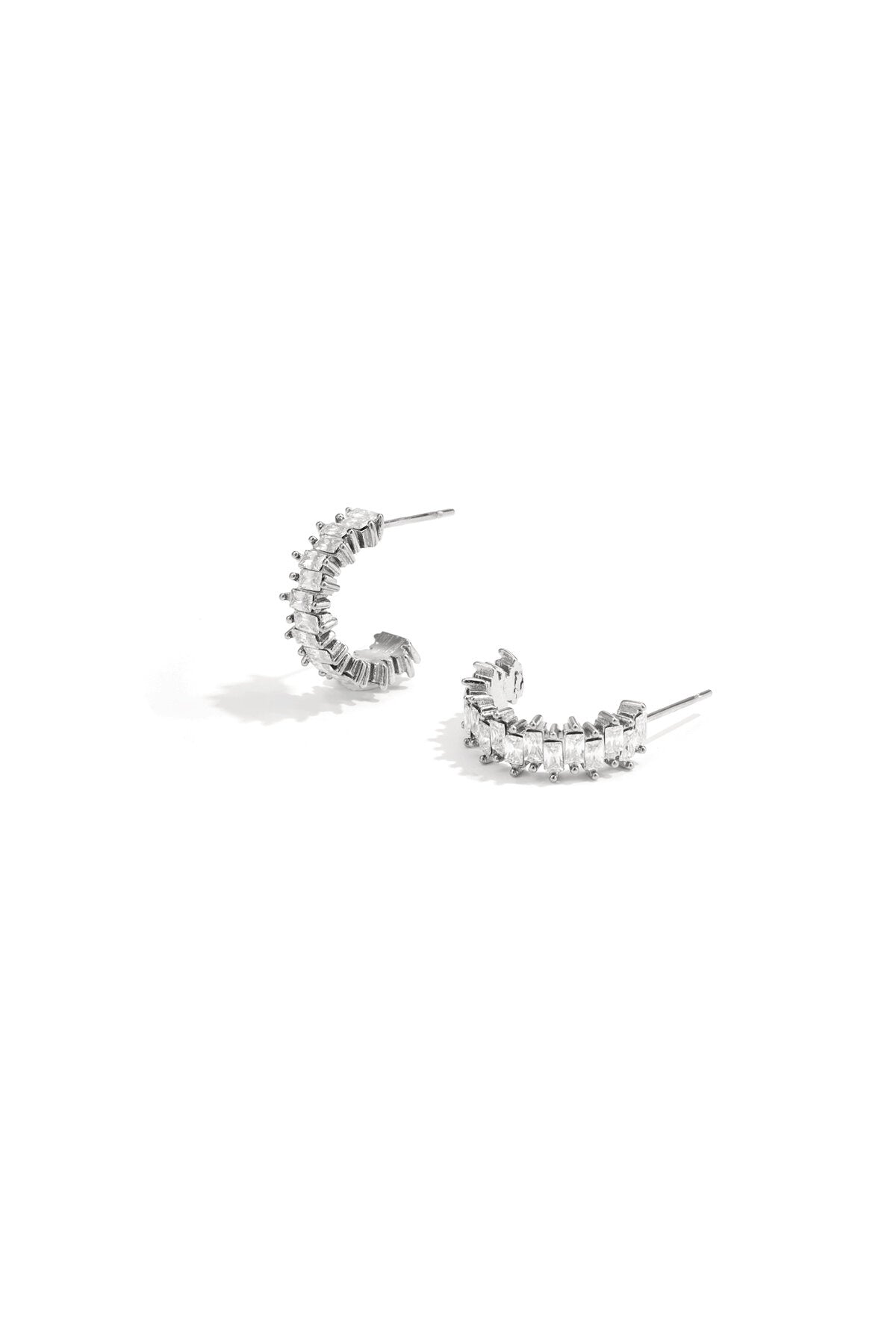 Earrings with zigzag stones