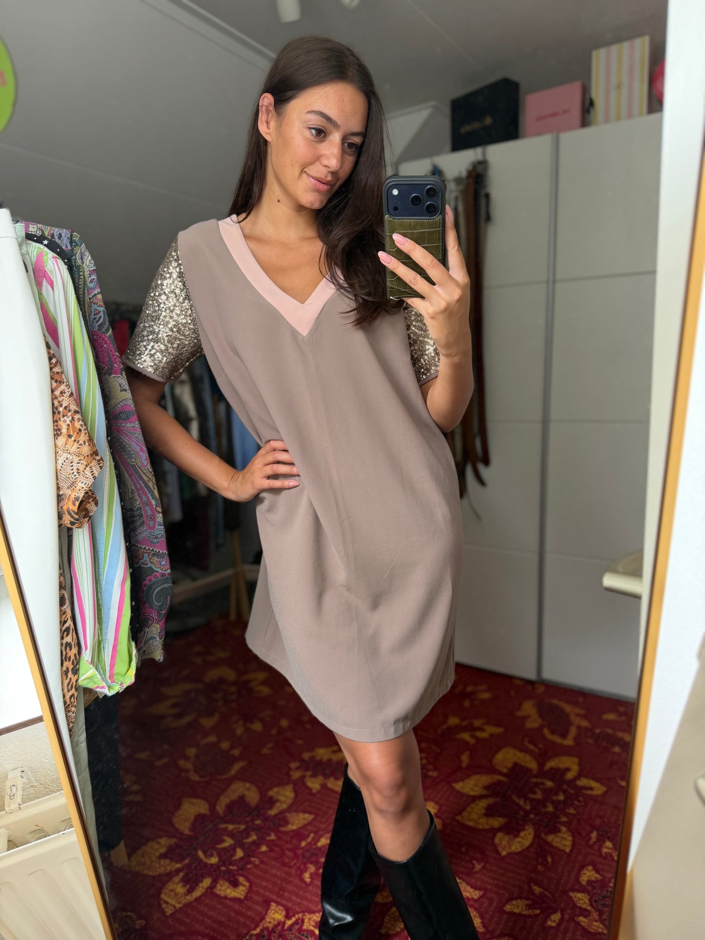 31-70 Melvin jurk taupe maat 38
