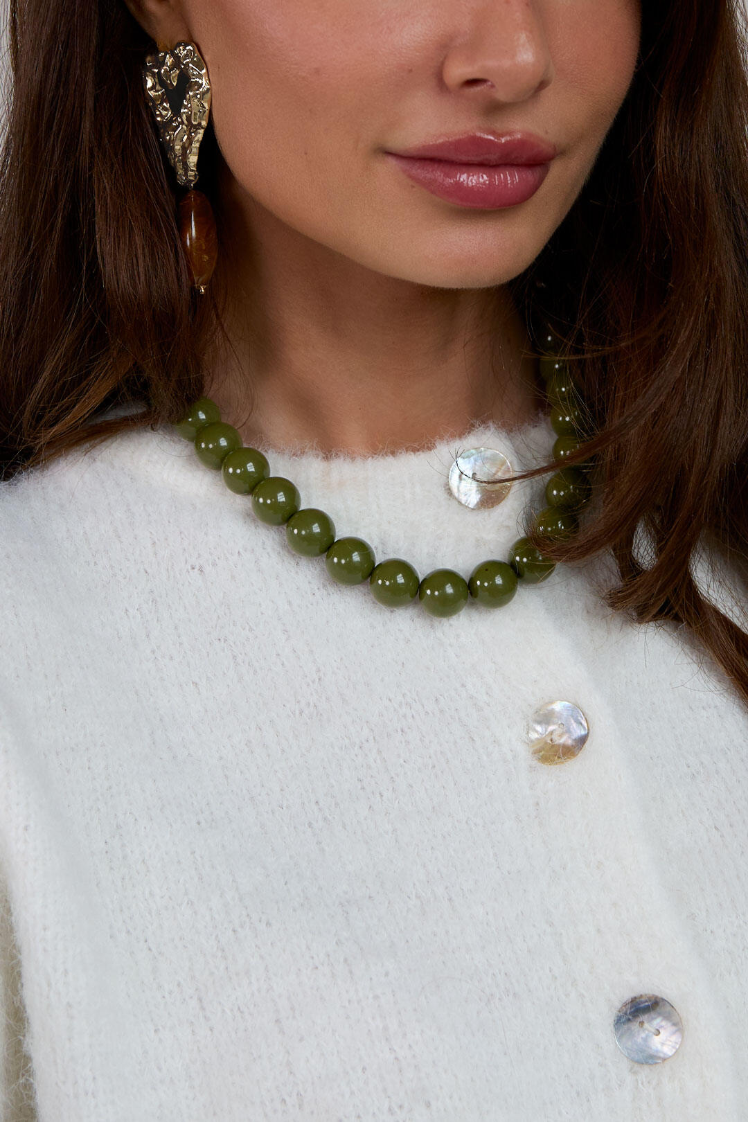 Necklace with large beads and front closure-15mm