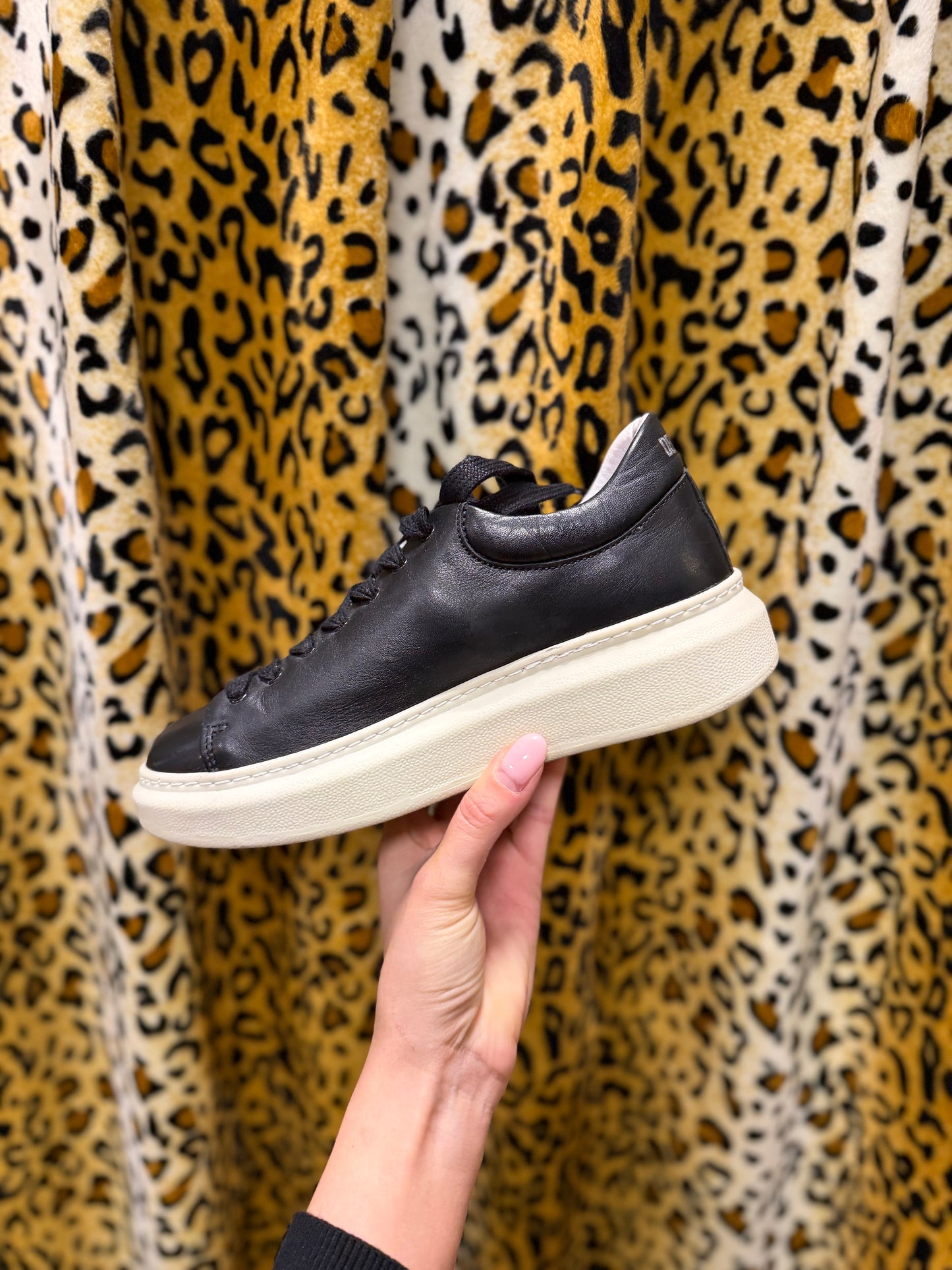 31-88 Deabused sneakers maat 38