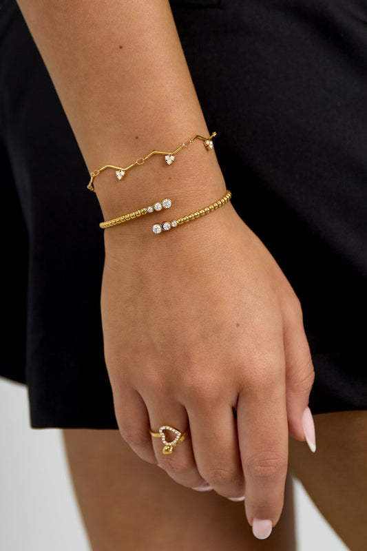 Bracelet with zigzag pattern and stones